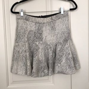 BANANA REPUBLIC black and white flowy skirt